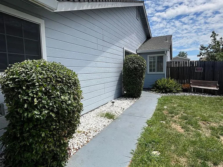 836 Marsh Creek Dr — Photo 4
