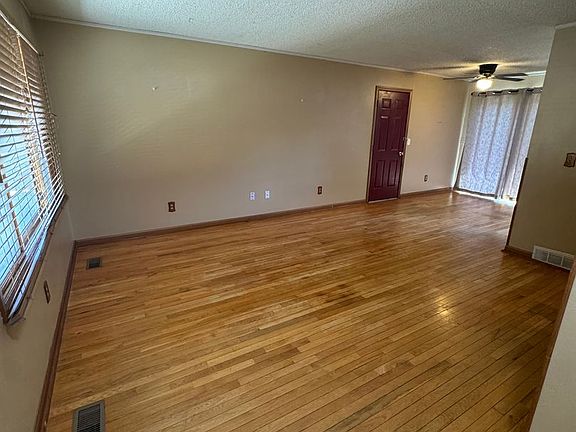 3rd image of 712 47th Avenue Ct