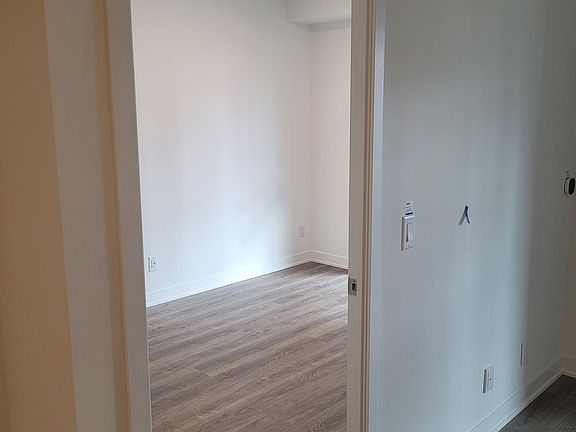 3rd image of 180 Front St E #610