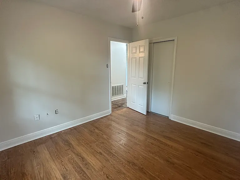 2408 Middlecoff Dr — Photo 14