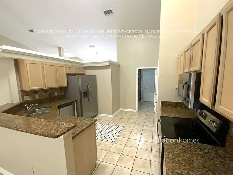 523 Charles Pinckney St — Photo 7