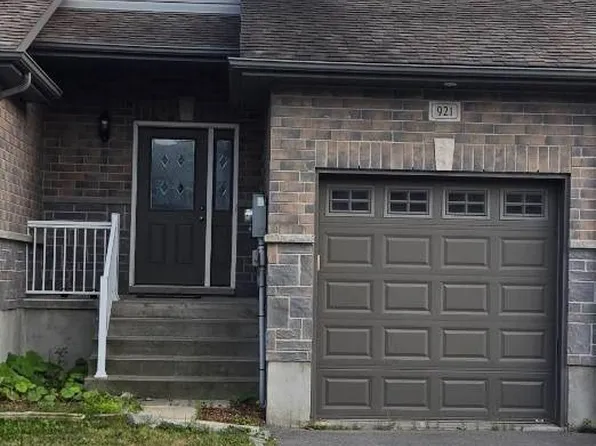 921 Blossom St, Kingston, ON K7P 0N2