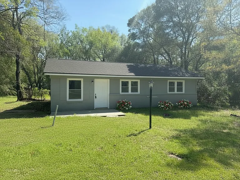 5708 Edwina Dr — Photo 1