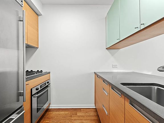 3rd image of 310 W 52nd St APT 21C