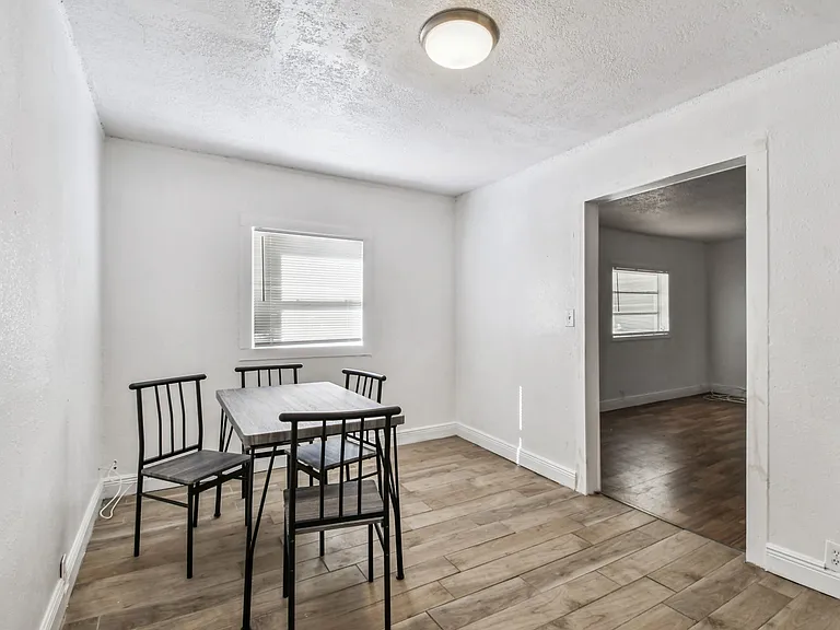 3918 E Clifton St — Photo 8