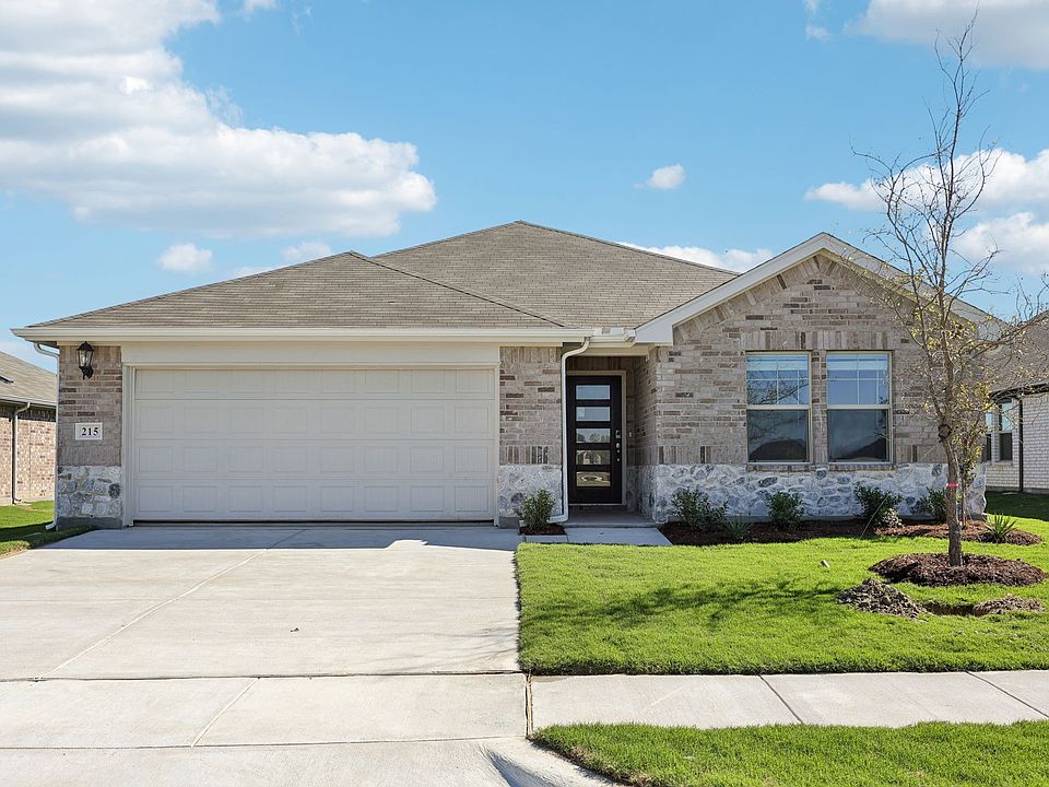 1st image of 215 Canyon Oaks Dr
