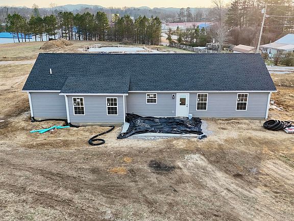 3rd image of 85 Hutton Ln