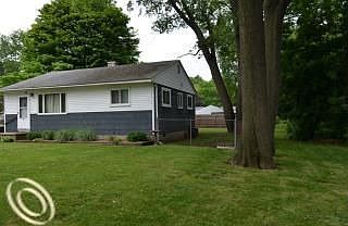 3rd image of 130 Emerson Ave