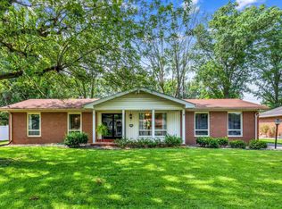 5102 Dixon Dr, Godfrey, IL 62035