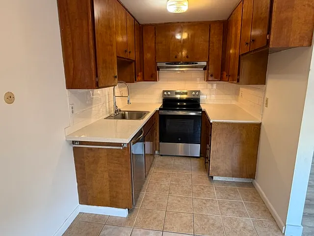 2220 Lincoln Ave #L — Photo 4