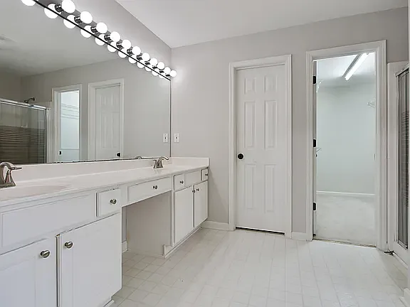 3644 Kentford Ln — Photo 14