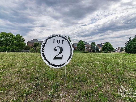 4th image of 2412 Village Dr