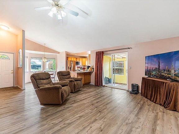 4th image of 2444 SW 33rd St