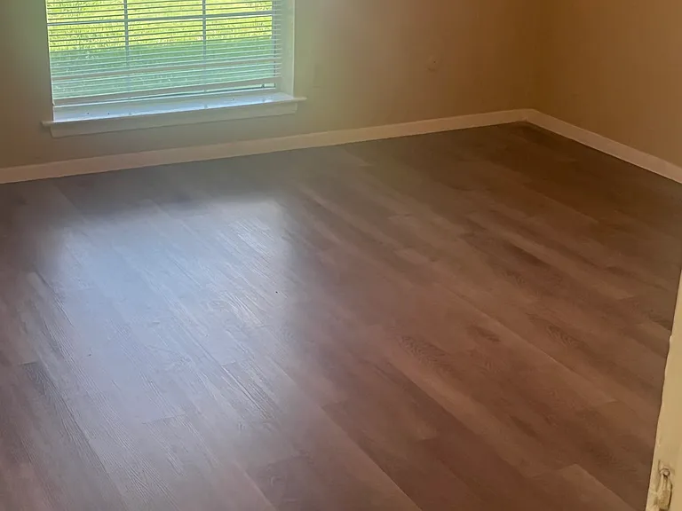 1005 Plover Ln — Photo 5