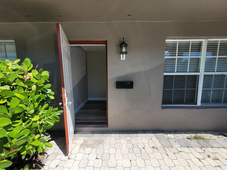 505 N J St #1