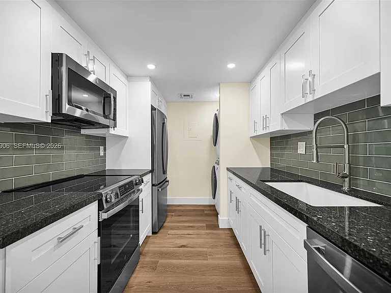2451 Brickell Ave #5G — Photo 45