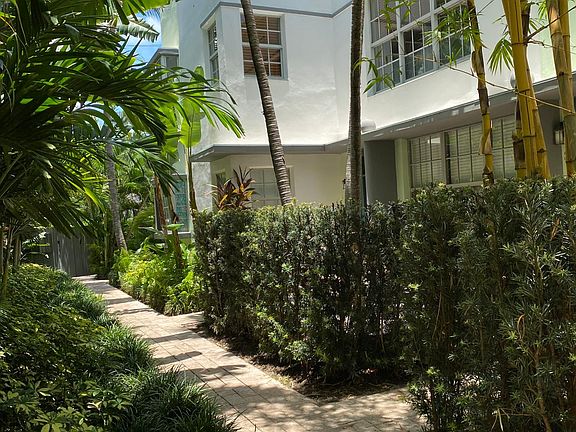 Garden walk way to unit