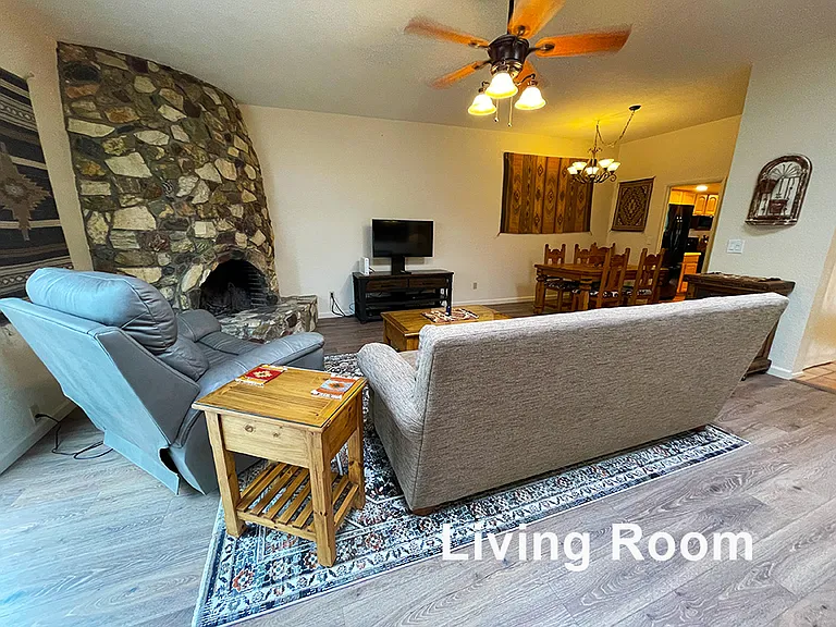 6483 N Foothills Dr — Photo 9