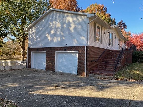 2nd image of 925 Chickasaw Dr