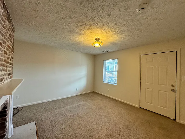 704 Chinn Ave — Photo 3