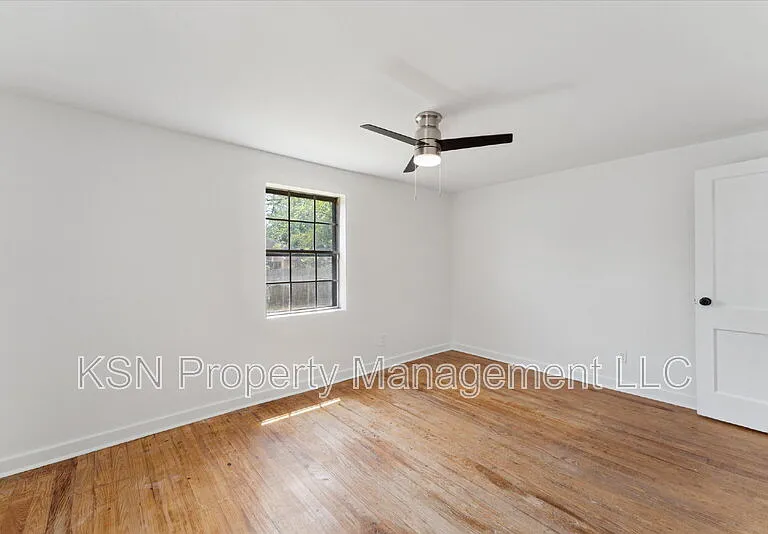 1921 Fitzgerald St — Photo 28