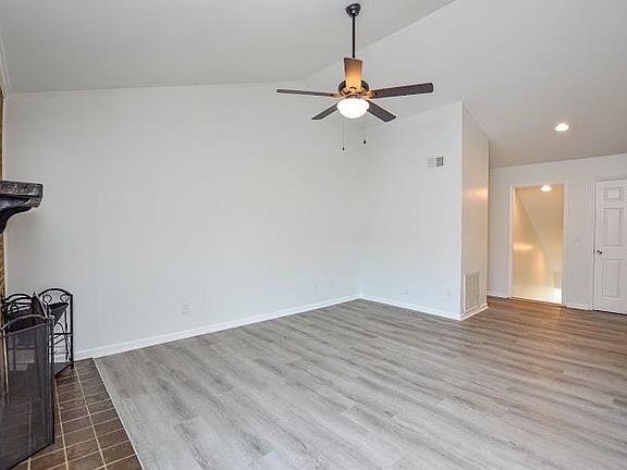 4th image of 7811 Davinci Ln APT A