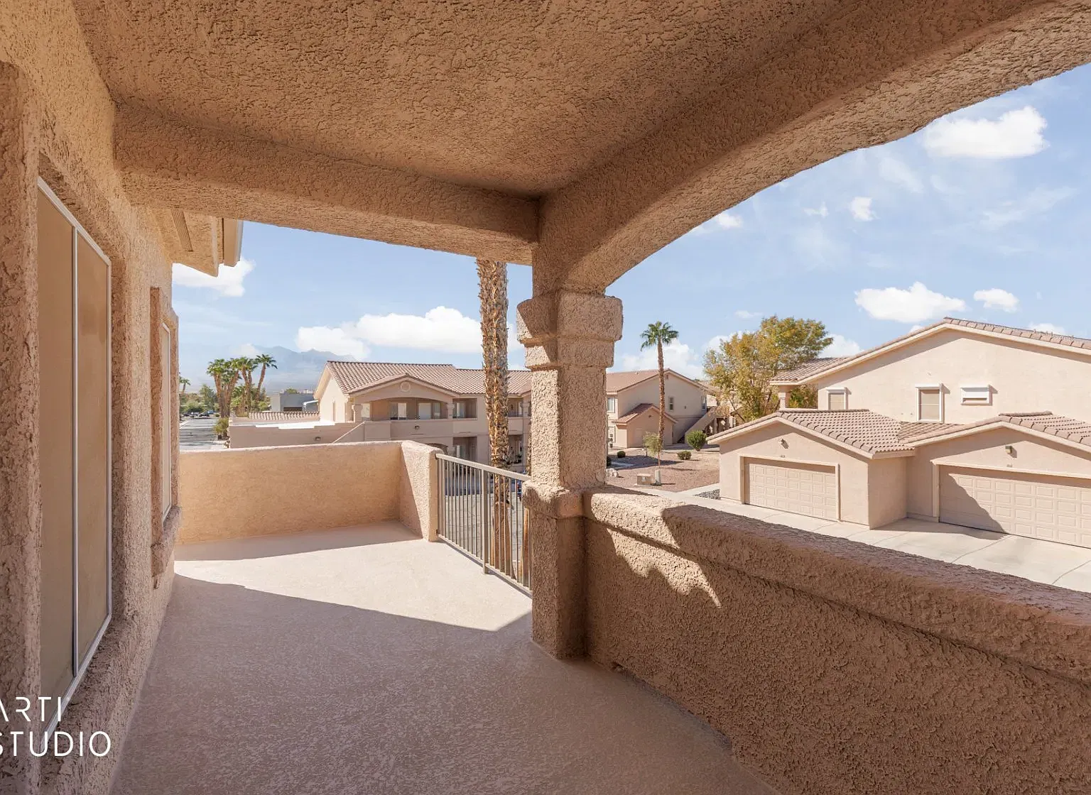 517 W Mesquite Blvd — Photo 3