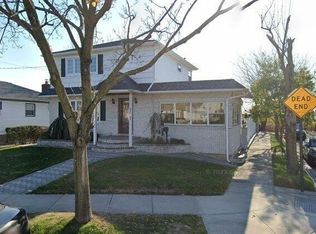 24204 149th Ave, Rosedale, NY 11422