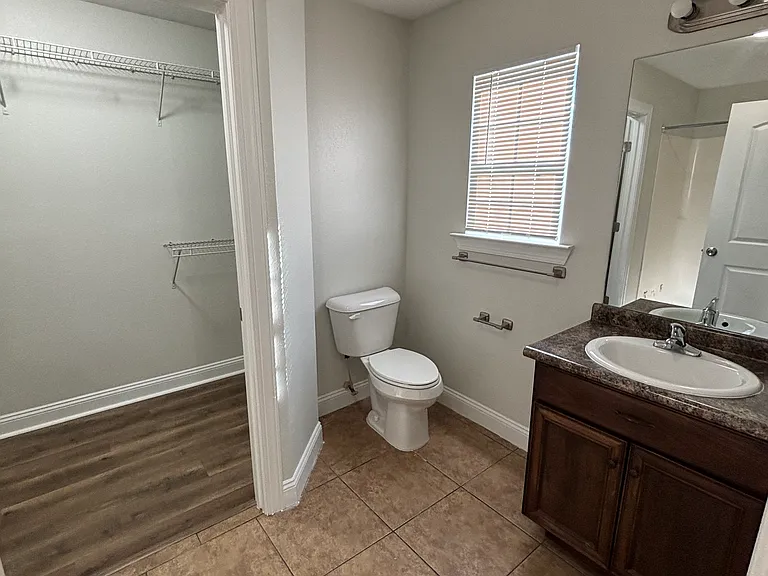 4104 Mulligan Manor Ln #B — Photo 15