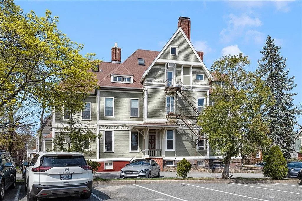 John H. Congdon Condo — Photo 4