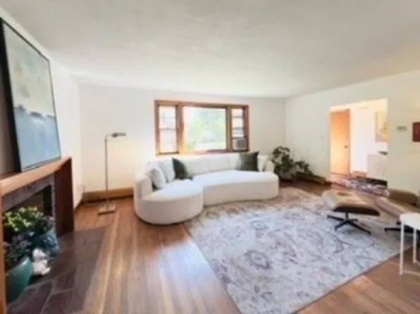84 Oak St, Winchester, MA 01890
