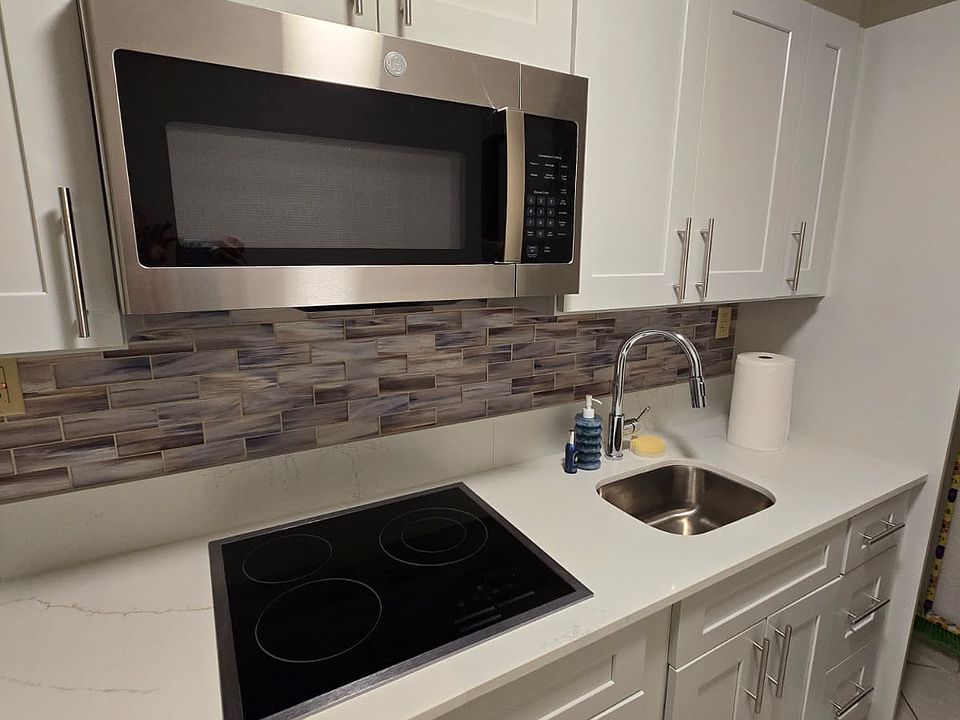 1st image of 10465 SW 42nd Ter