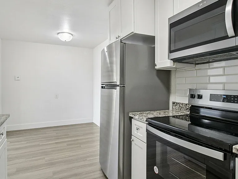 2x2 Dining room