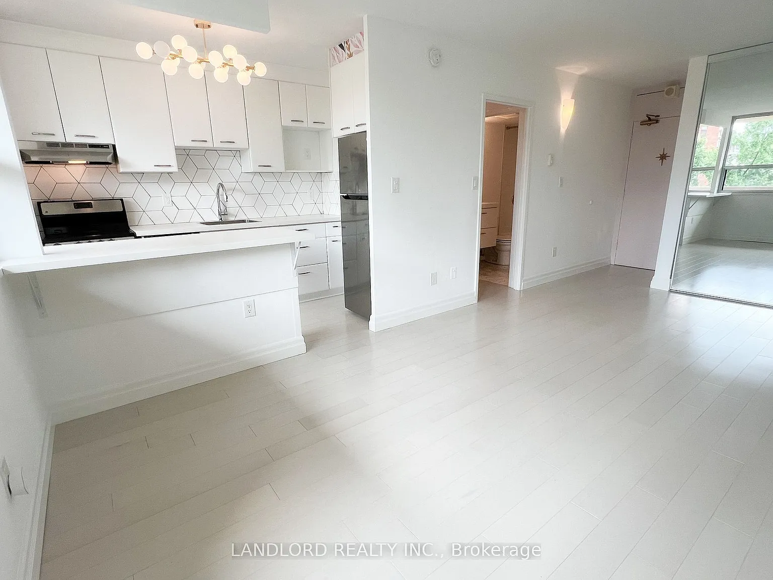 40 Homewood Ave - 811 — Photo 1