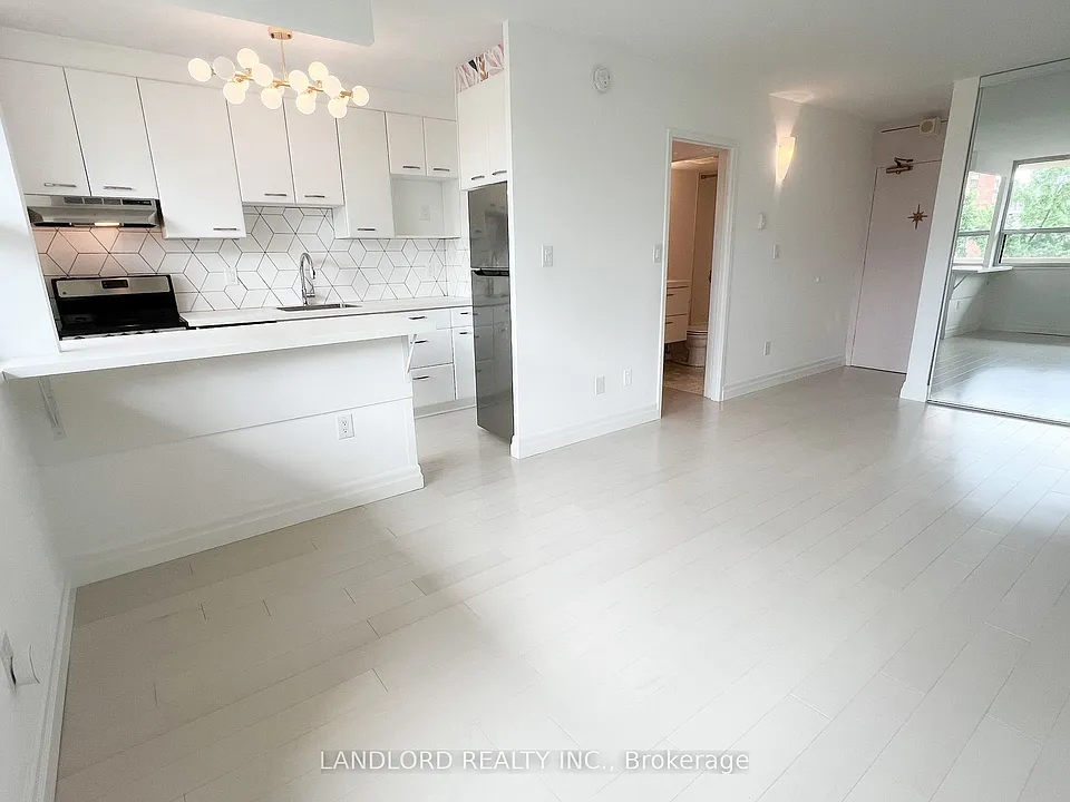 40 Homewood Ave #811