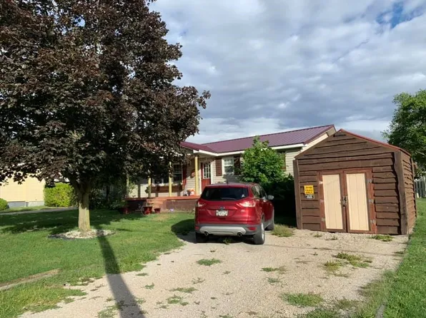 78 Main St, Fairchance, PA 15436