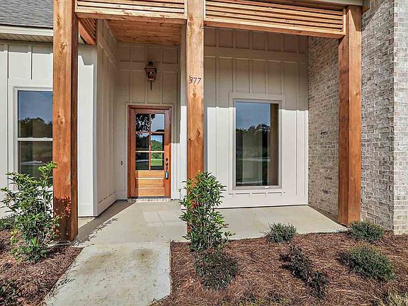 3rd image of 377 Driftwood Ln