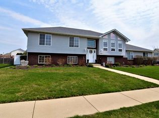 504 Feeney Dr, Minooka, IL