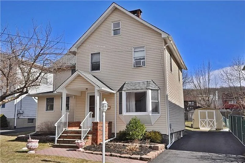 295 Center St