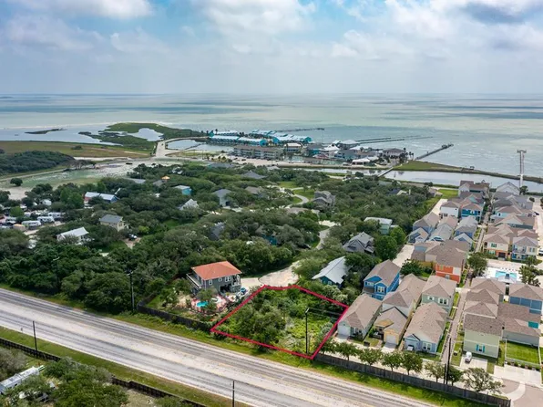 20 Bahama St S, Rockport, TX 78382