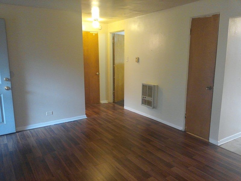 2nd image of 8109 S King Dr APT 2D