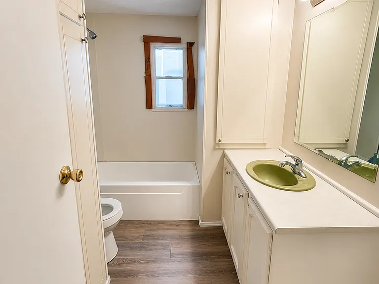 1003 Elm St #G — Photo 5