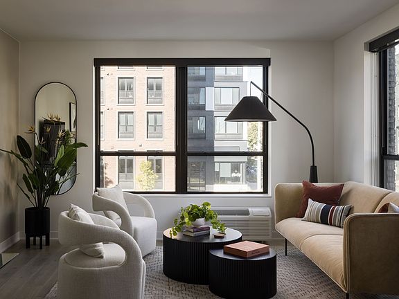 2nd image of 1025 E Armour Blvd #615