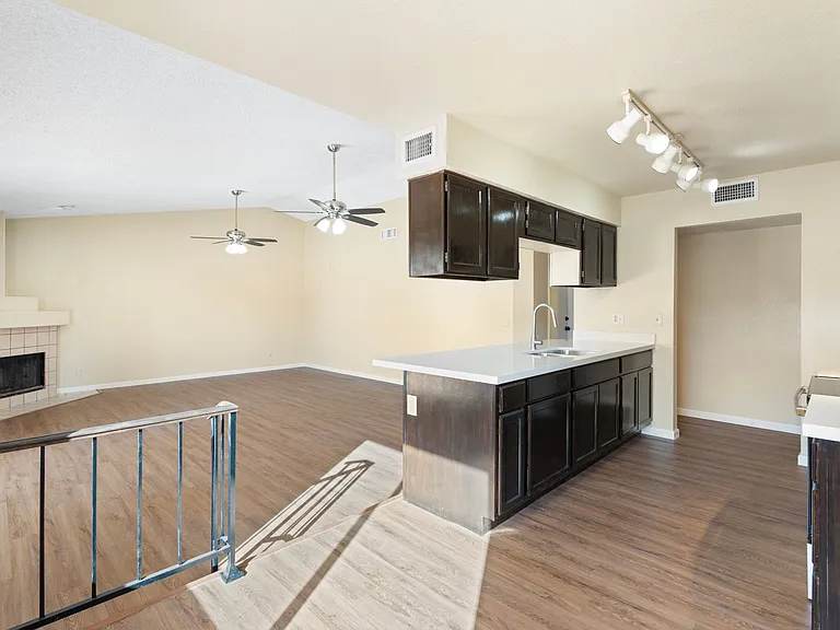 4043 W Sweetwater Ave — Photo 13