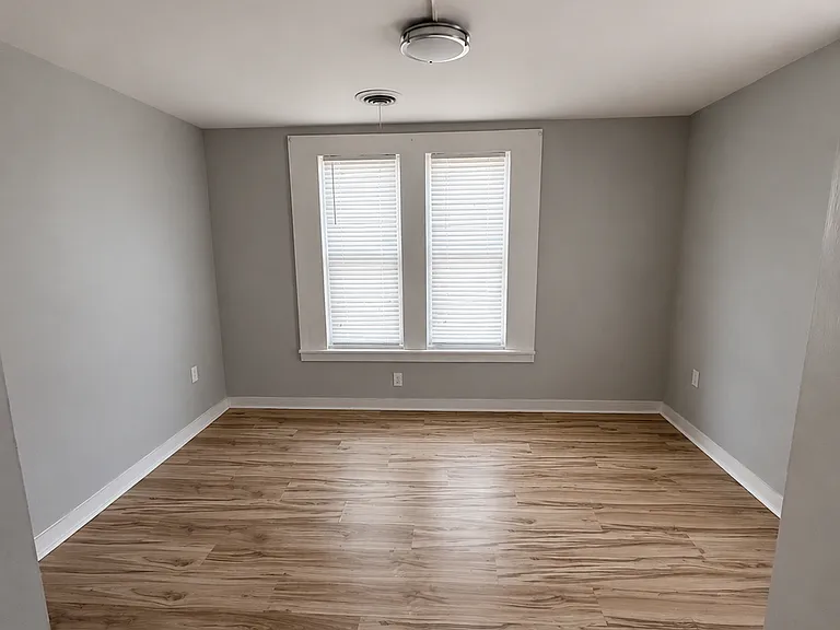 140 Elm St — Photo 3