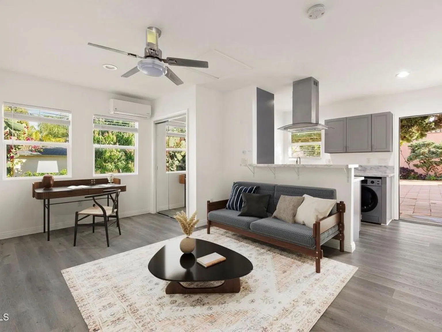 Studio, 365 sqft, $2,200 — Photo 4