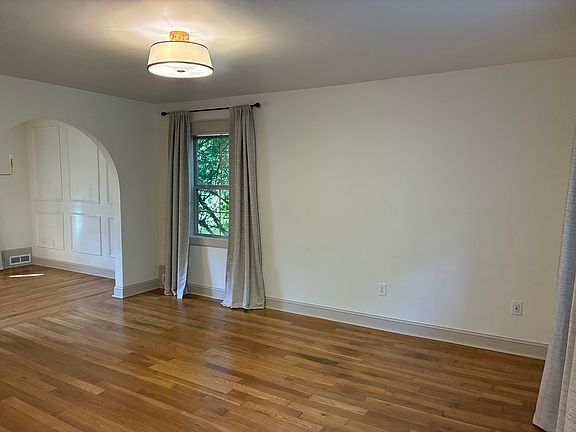 3rd image of 600 University Rdg APT 7