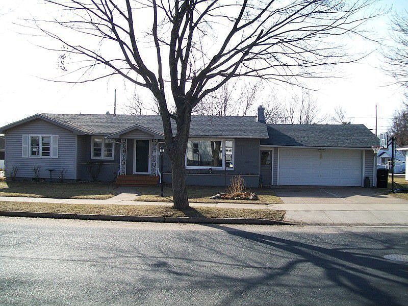 1st image of 816 N 6th Ave