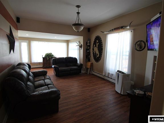 3rd image of 601 E Adams Ave