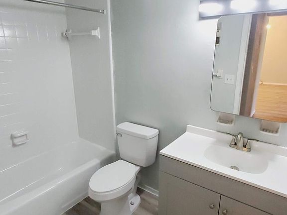 5th image of 125 S Orchard St #211